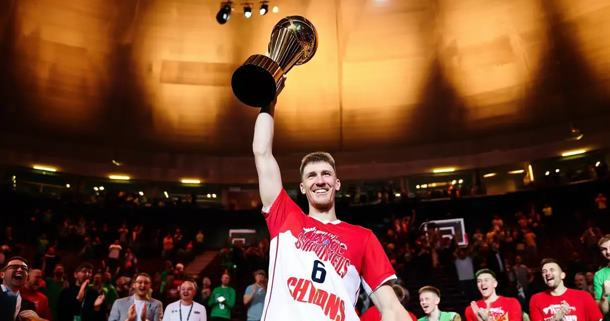 PBA Commissioner's Cup 2026 Finals MVP champion nagdiriwang sa korte matapos ang Game 7