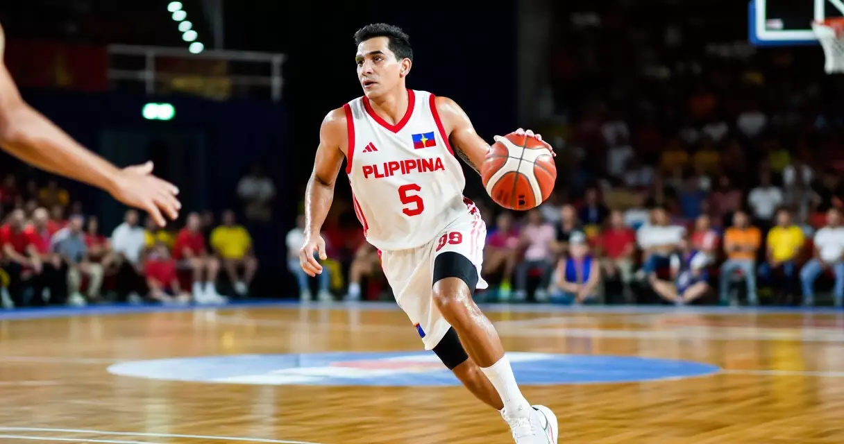 Propesyonal na basketball player na nagdo-dribble sa PBA court sa Pilipinas